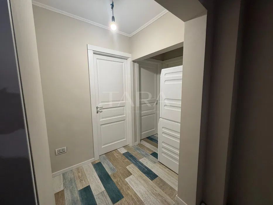 Apartament modern cu 3 camere, garaj și parcare, în zonă liniștită. - Poză 7