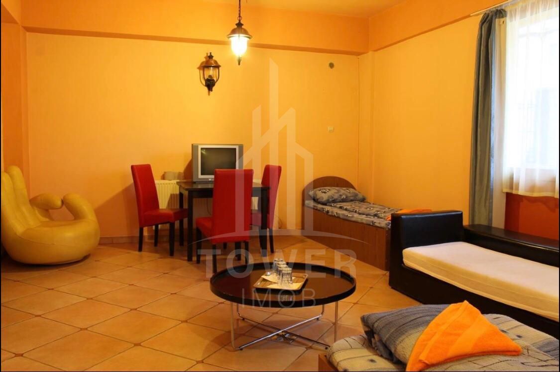 Casa single P+ E , in cartierul Strand - pretabila pentru pensiune sau locuinta - Poză 1