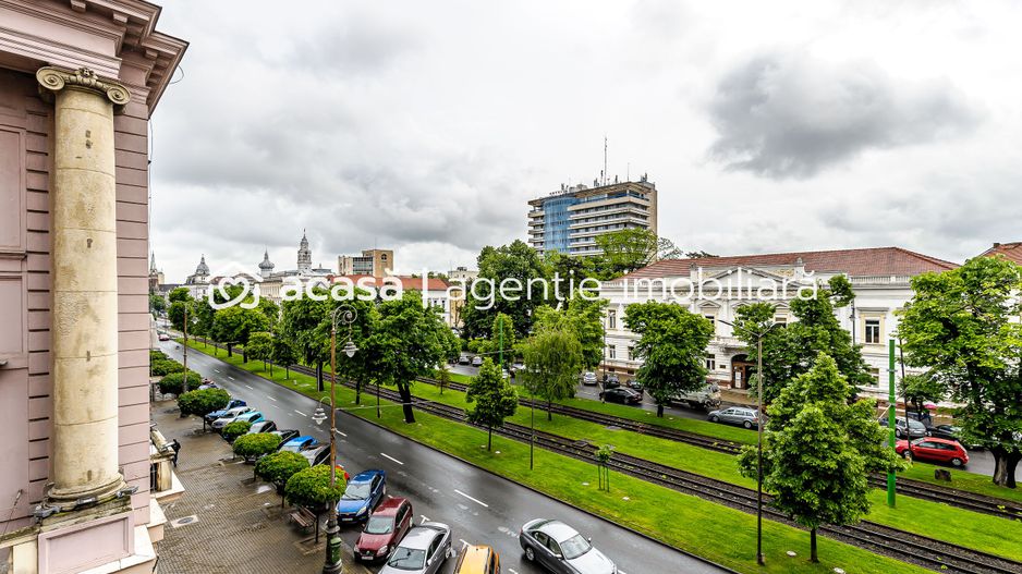 VÂNDUT! Apartament de 138 mp, Revoluției, Arad, - Poză 5