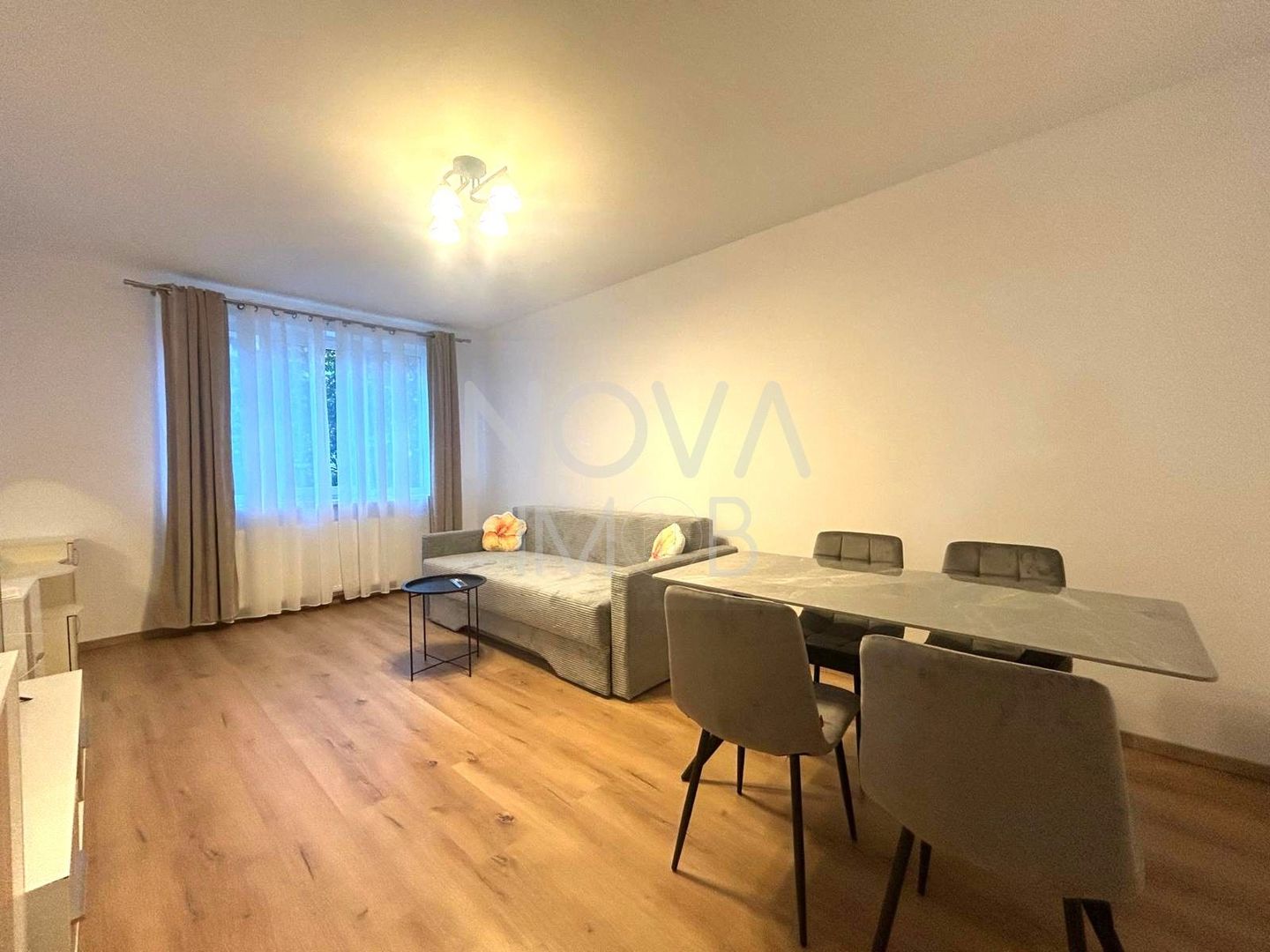 Apartament 3 camere, prima inchiriere - Strand - Poză 1