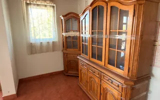 Casă cu spațiu comercial | Curte | Garaj | Parcare | Nojorid - Poză 13