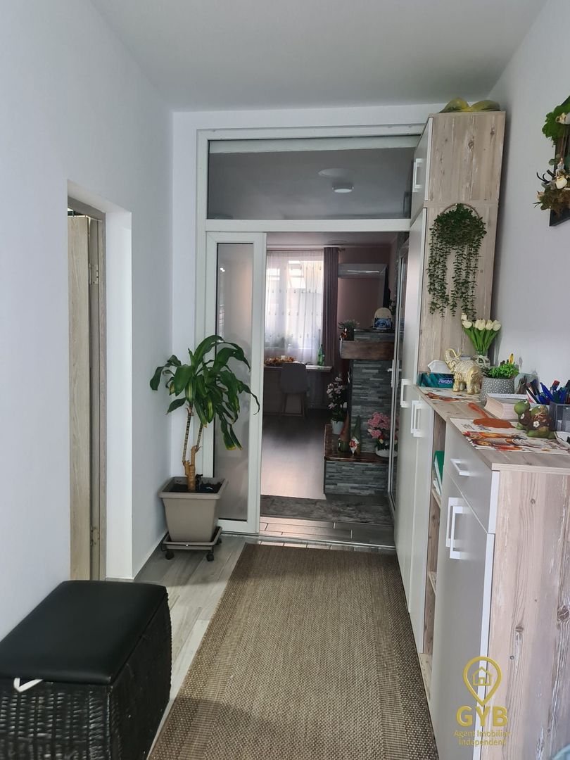 Casă cu 5 camere,  S+P+Mansarda-zona centrală Oradea(Strada Primariei) - Poză 4