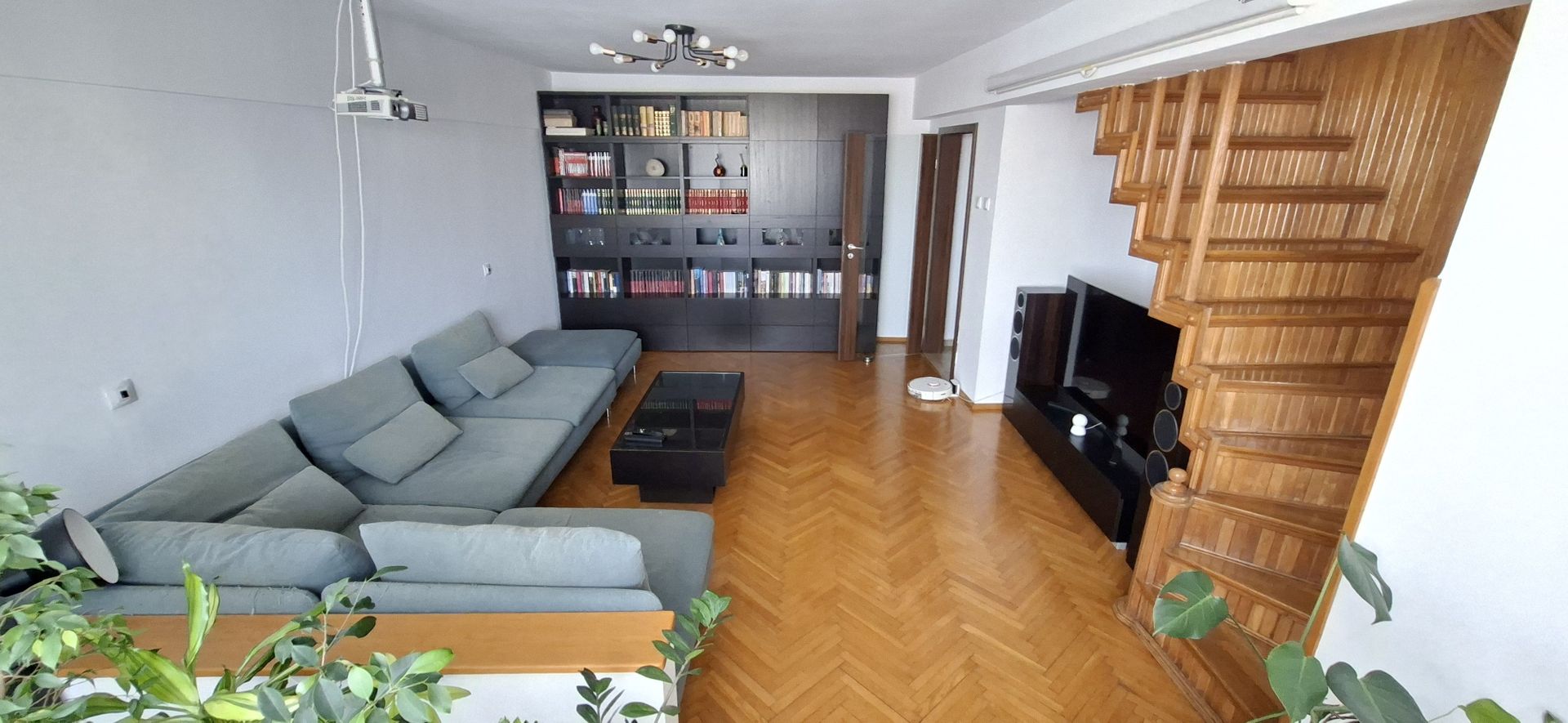 Apartament cu 4 camere si scara interioara - zona Judeatan - Poză 6