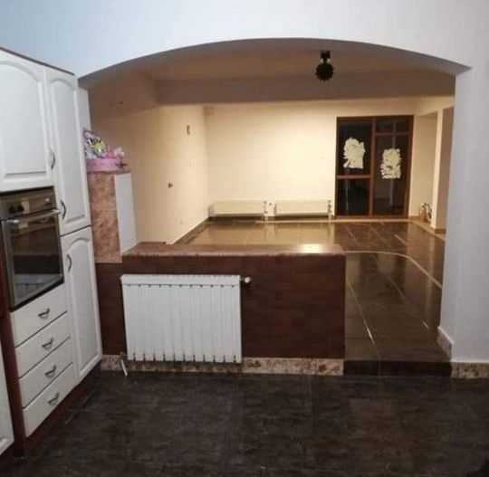 De vanzare casa 330 mp - Poză 8