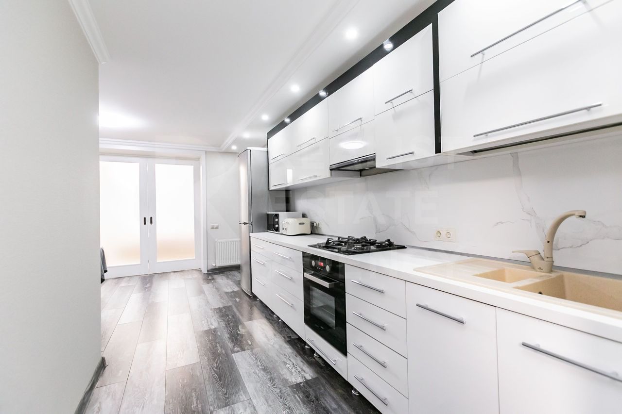 Chirie, apartament, 4 camere, str. Nicolae Titulescu, Botanica - Poză 1