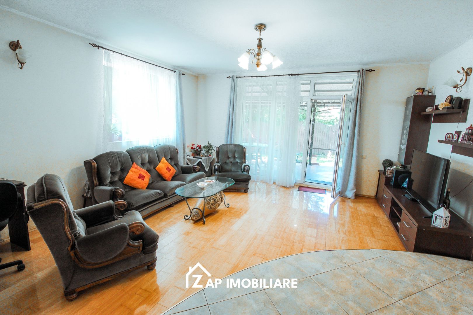 Unirii - Casa 170 mp - 5 camere - 900 mp teren - garaj - Poză 7