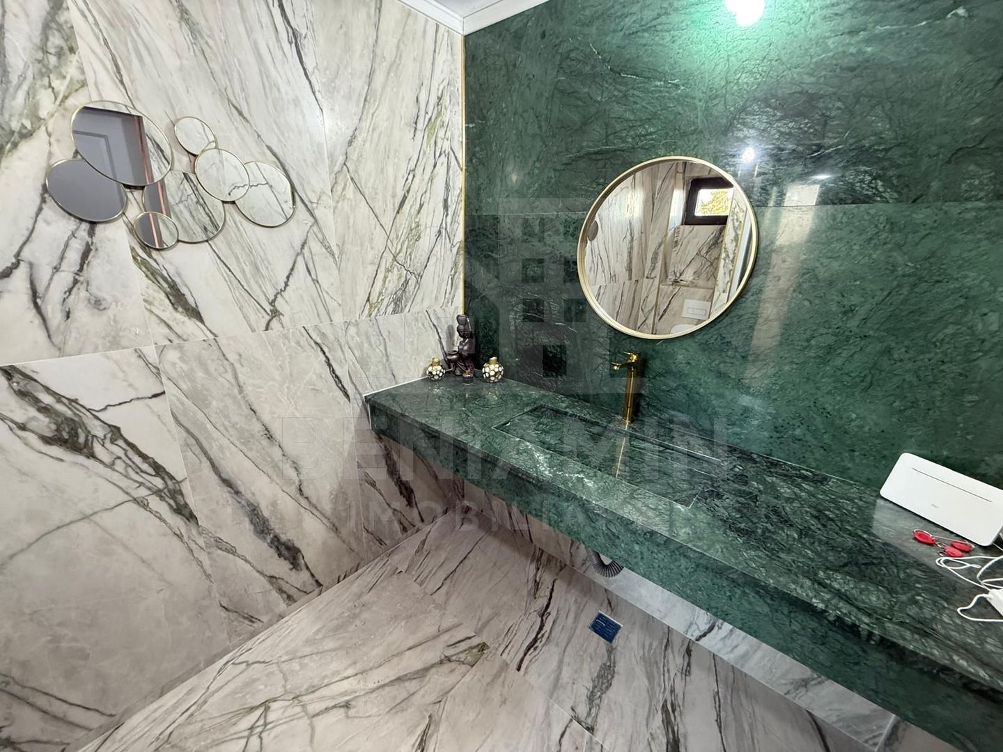 Casa Moderna-Lux-La cheie-Mobilata-Utilata-Model deosebit-Libera - Poză 6