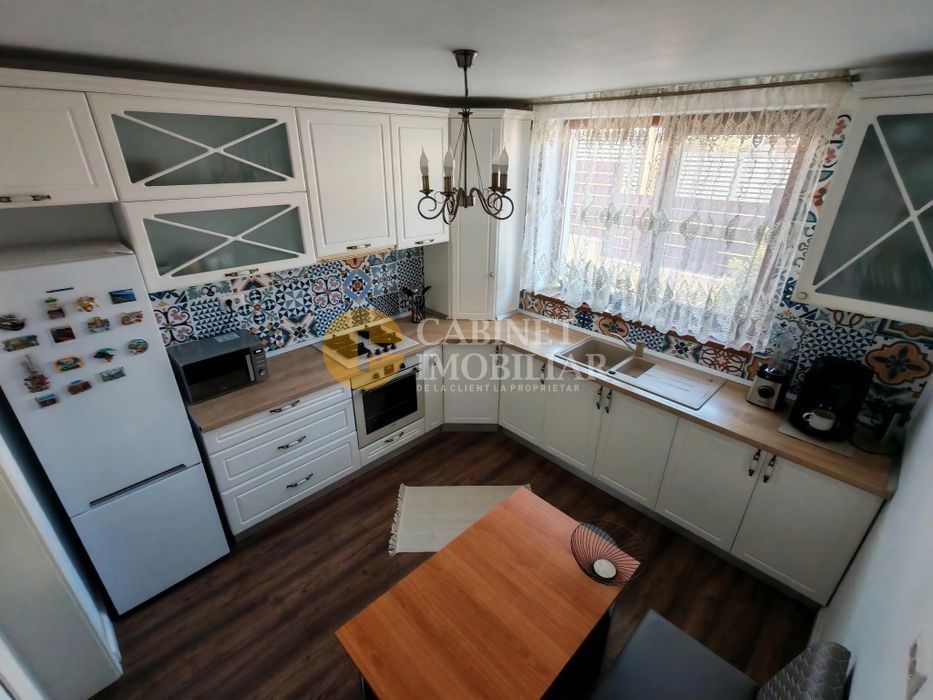 Casa Rediu - CasaBlanca - 4 camere - mobilata - la strada - Poză 8