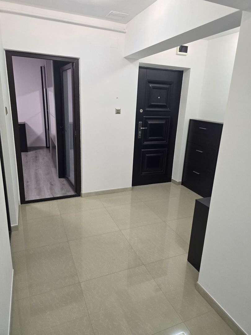 Acasă, în inima orașului – 3 camere renovate, liniște, comfort total - Poză 1