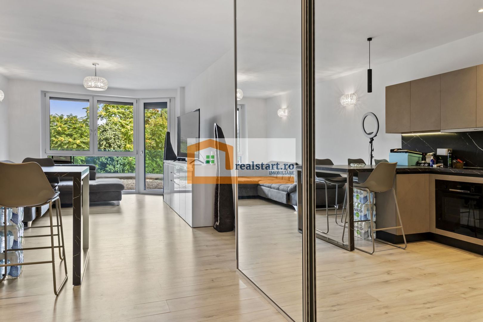 Parter Inalt, Terasa 38mp, vedere catre parc si lac, mobilat si utilat, ROI 6,5% - Poză 4