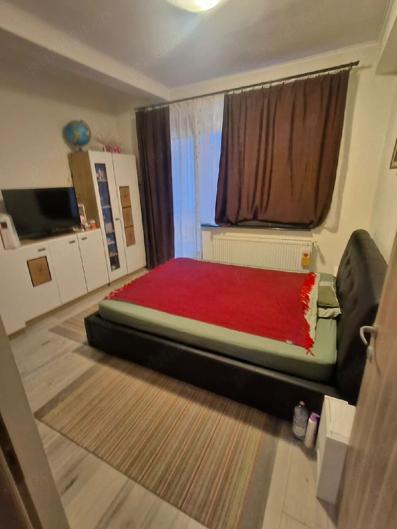 BRASADAS vinde apartament CENTRAL cu 4 camere la etajul 2. - Poză 3