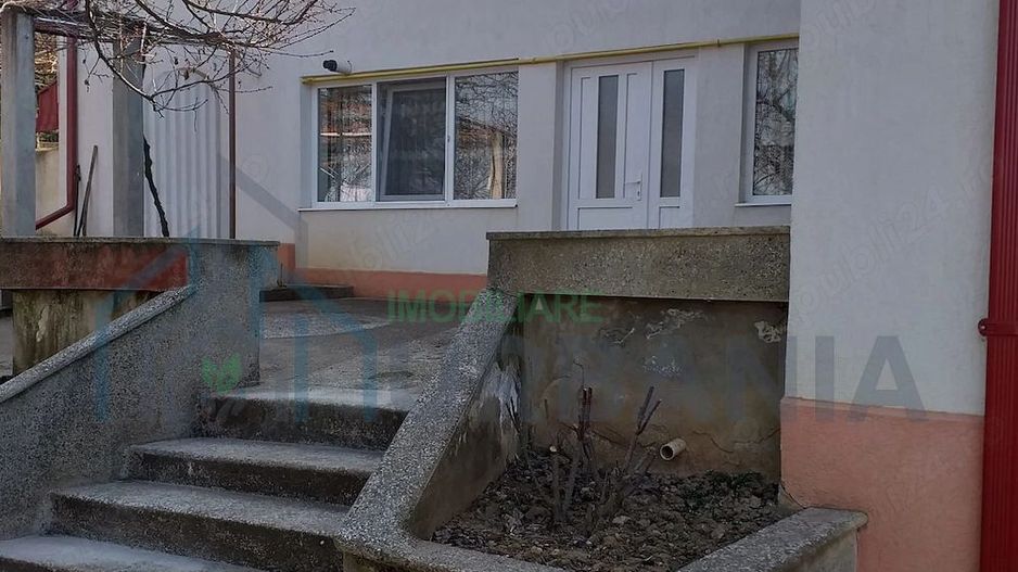 Casă cu teren de vânzare în zona Bucium, Iași - Poză 3