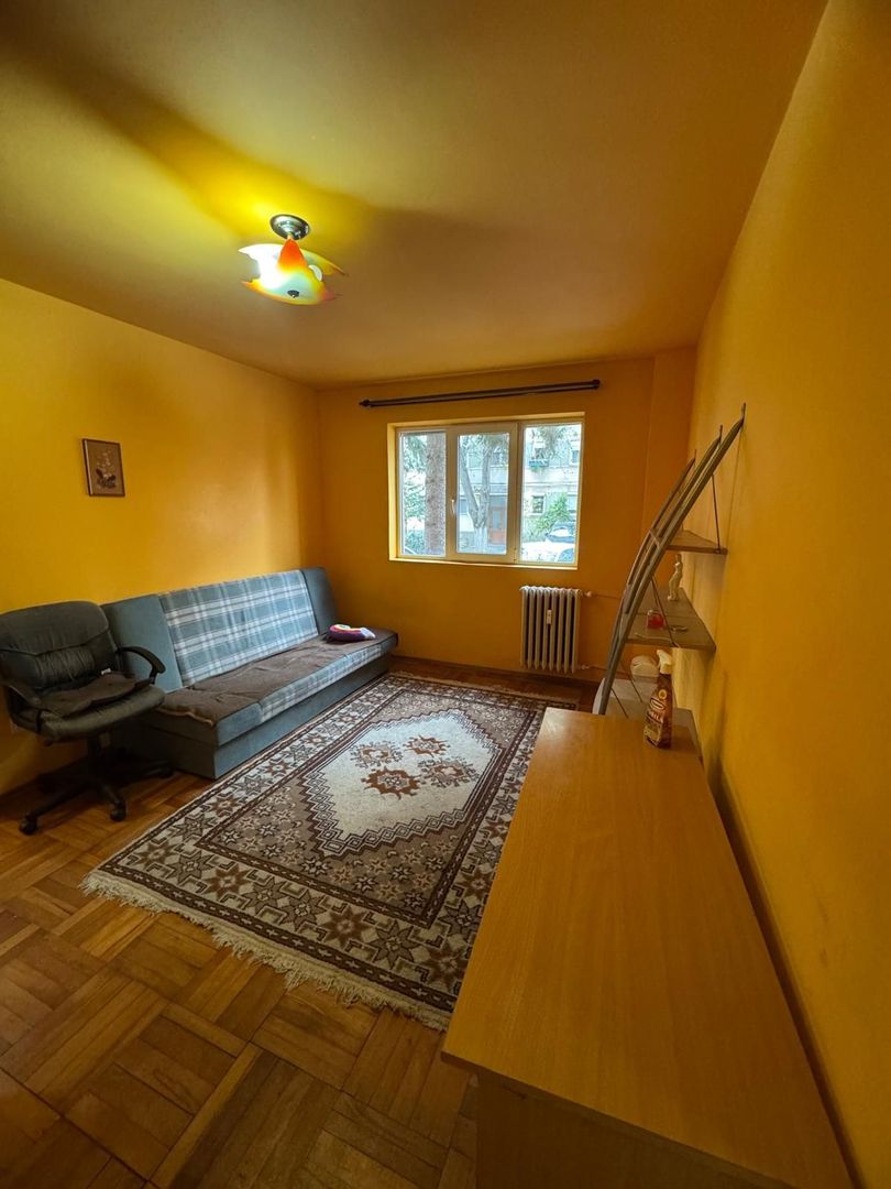 Propunem apartament de vanzare, 2 camere zona intim Arad - Poză 1
