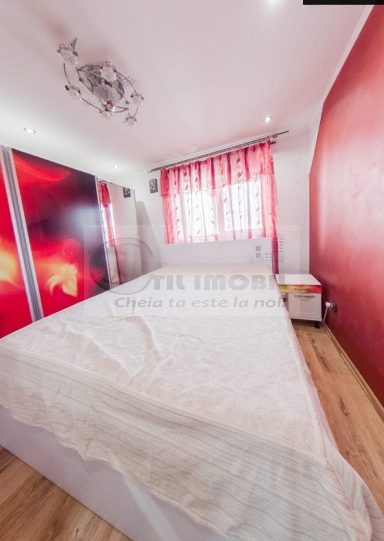 Apartament 3 camere decomandat - 80 mp - Nicolina - 114.000 euro ! - Poză 3