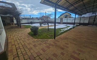 Vilă spațioasă Strejnicu S+P+1E+M, 8 camere, garaj, teren 595 mp - Poză 9