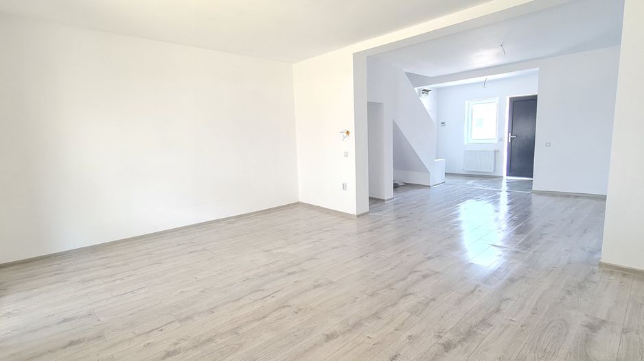 Casa finalizata intabulata in Cartier Izvor Tarlungeni Brasov - Poză 1