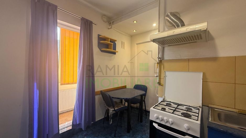 Apartament 3 camere decomandat cu 2 băi în Calea București - Poză 5