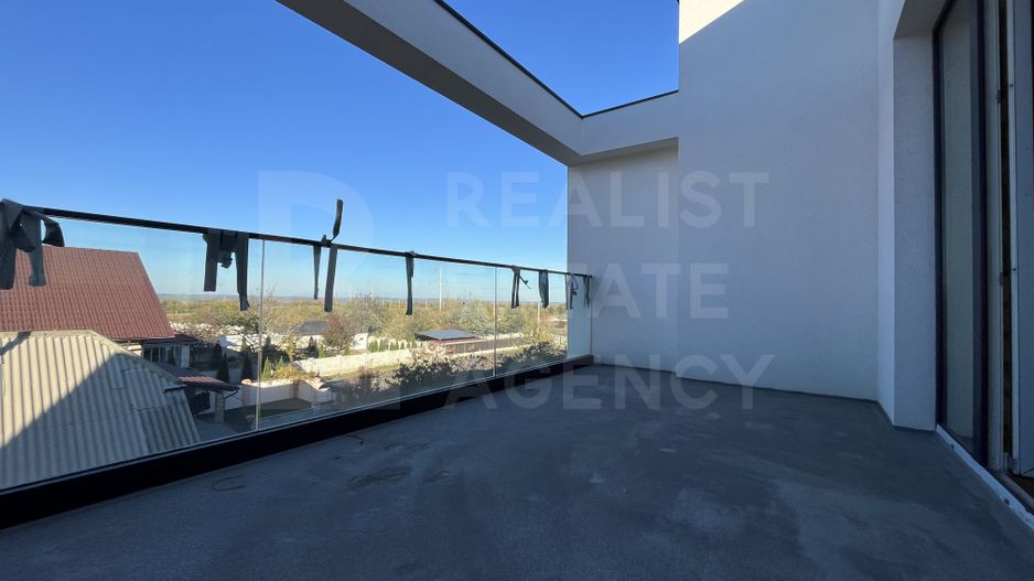 Vânzare, townhouse, 3 nivele, 6 camere, str. Salcîmilor, com. Stăuceni - Poză 2