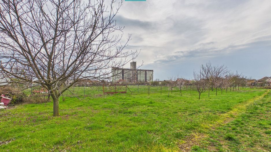 Casă spațioasă în Sântana - Poză 32