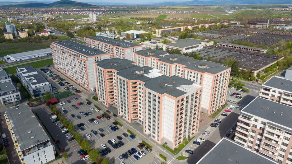 Isaran Coresi-Apartament 3 camere 82 mp loc de parcare si boxa - Poză 29