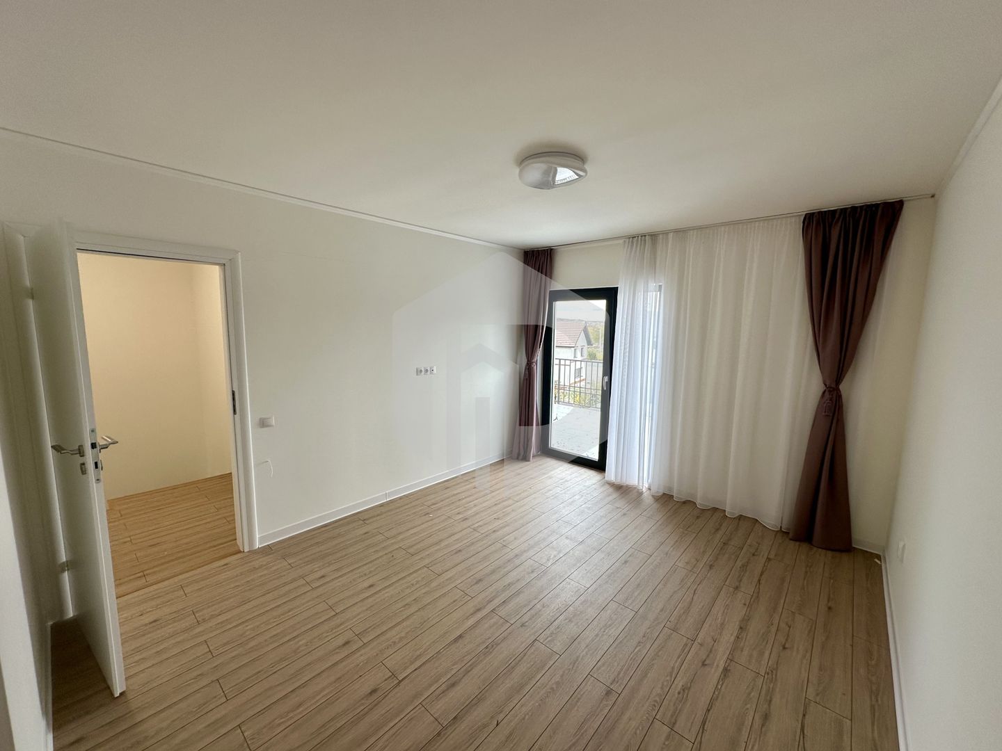 Cristian | Duplex |118mpu+ Mansarda amenajata | La Cheie| 158mp Teren - Poză 10