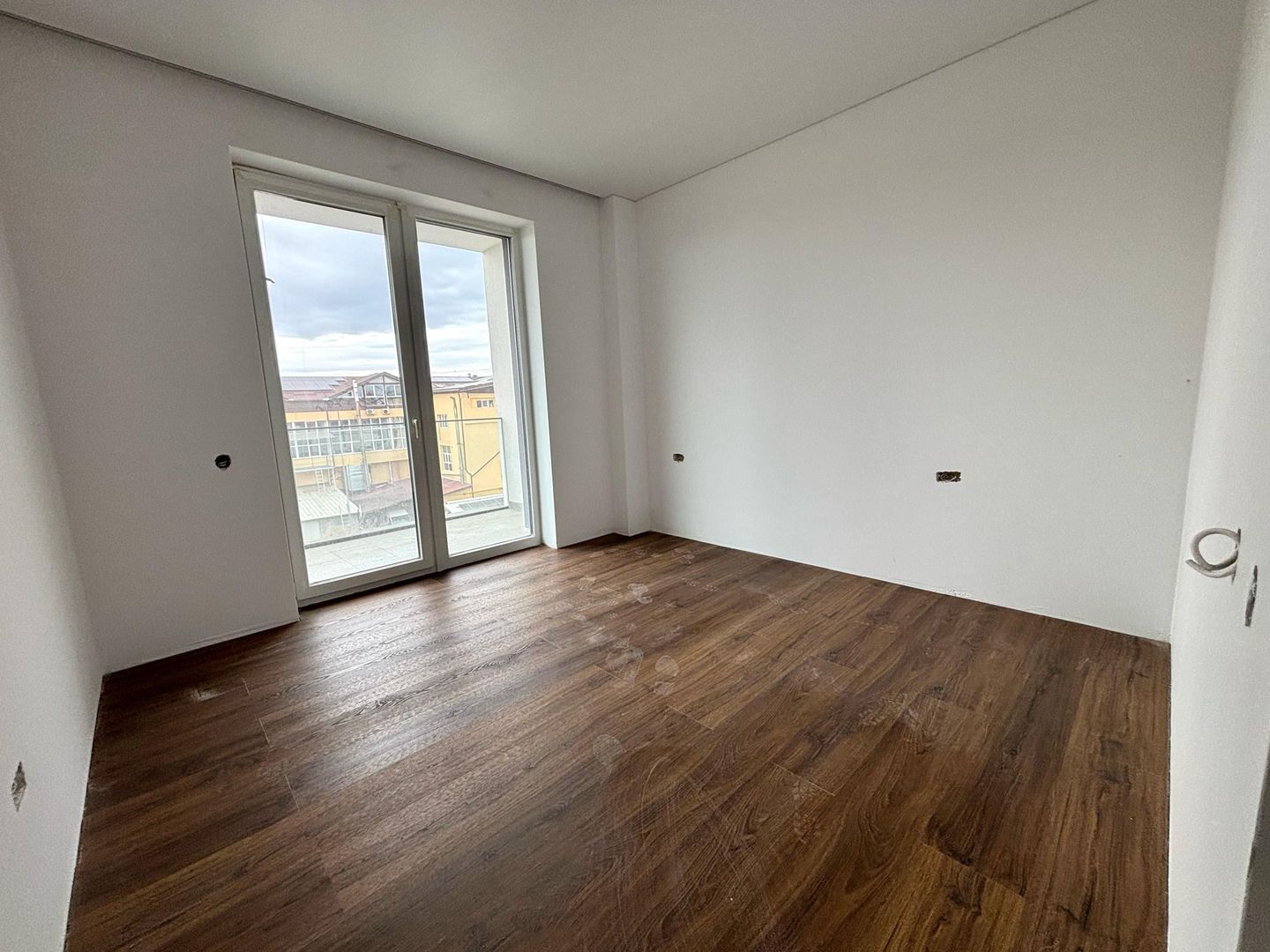 Apartament PREMIUM 3 camere cu GARAJ - zona Centrala - Poză 4