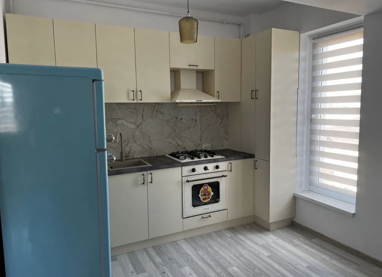 AP. 2 CAMERE- ANDRONACHE, PARCARE INCLUSA, CENTRALA, NEGOCIABIL - Poză 6