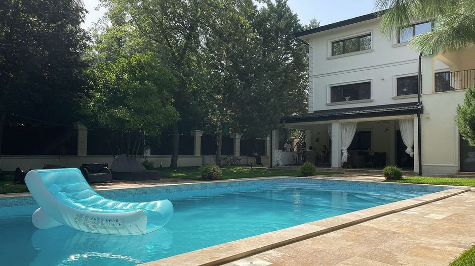 Eleganță în Vila de Excepție  |   Vila cu piscina încălzită - Poză 2