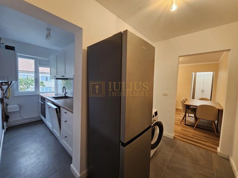 Apartament cu 3 camere, renovat, centrala proprie-Pet Friendly - Poză 1