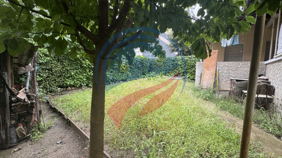Casa si teren Ultracentral - Poză 1
