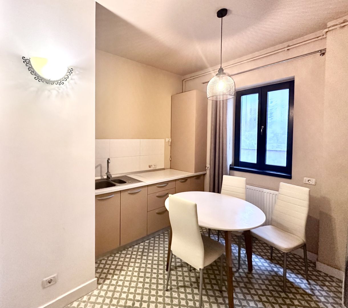 Studio boem de închiriat în zona ultracentrală a Timișoarei - Poză 11