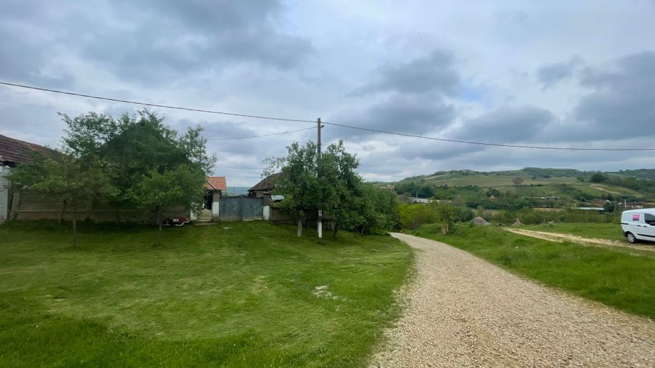De vânzare | Casă tradițională pe deal + teren 2.470 mp | Sat Burzuc | - Poză 3