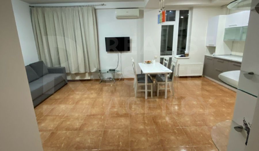 Chirie, apartament, 2 camere,  strada Traian, Botanica - Poză 1