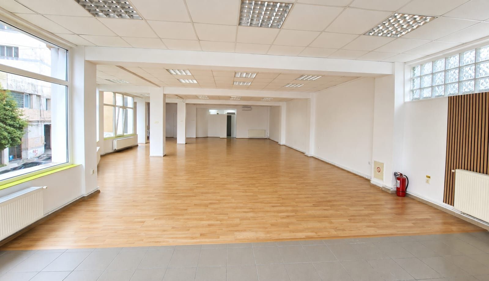 Inchiriere spatiu comercial-sala diverse Centru Pitesti - Poză 4