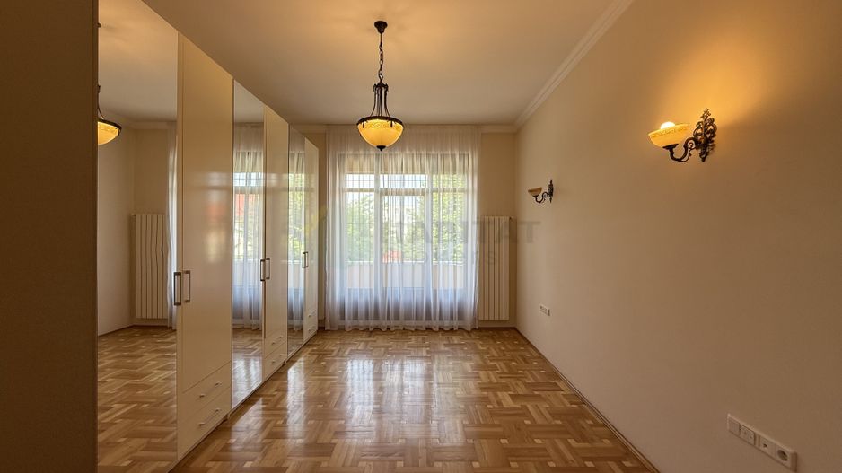Vila 9 camere cu piscina si teren de 1.000 mp - Poză 9