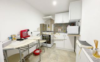OCAZIE | Casa 3 camere - curte comuna - central | P+M - Poză 9