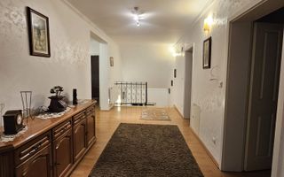 Vila  Oradea zona Iorga 420 mp ,teren 2000 ml - Poză 9