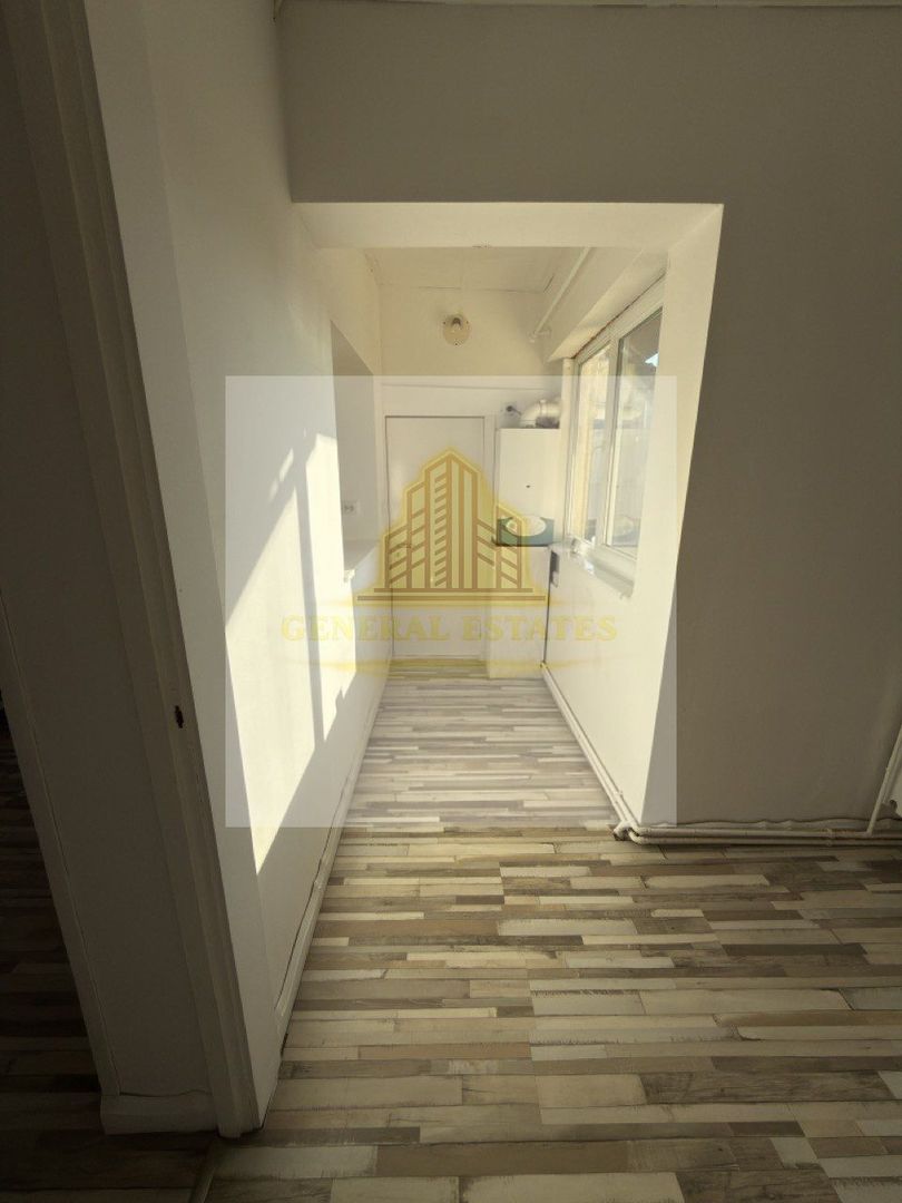 Apartament spatios cu 3 camere - Poză 10