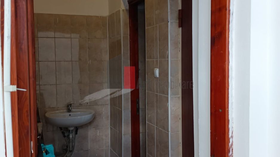 Vila  de inchiriat recent renovata - Poză 30