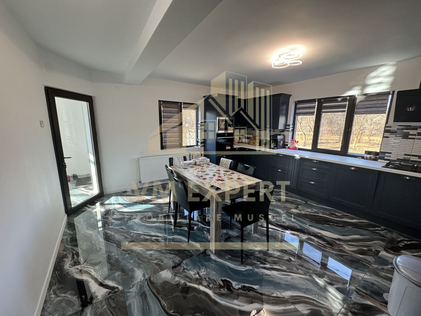 VILA S+P+E-306 MP, TEREN 2078 MP, CAMPULUNG - Poză 18