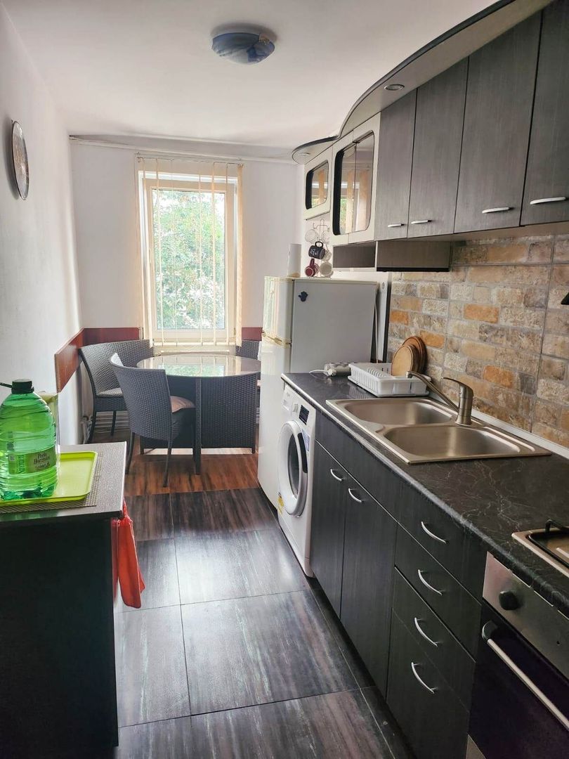 Apartament mobilat3 camere-Tractoru - Poză 1