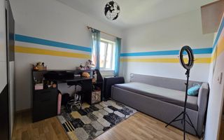 Apartament 2 Dormitoare, 2 Bai, Dumbravita, Curte interioara cu loc de joaca - Poză 5