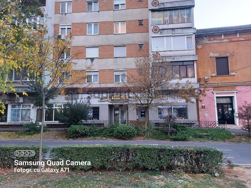 Spatiu comercial in Parcul Traian - Poză 1