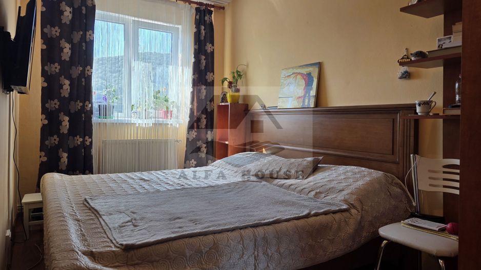 Apartament cu trei camere, zona Noua, 54 mp - Poză 12