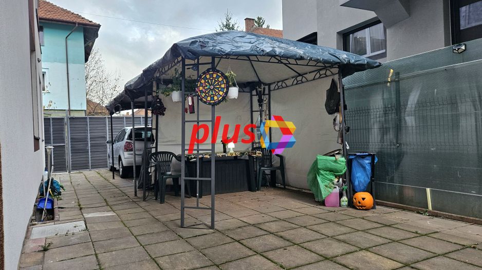 Oportunitate - Apartament cu trei camere in vila, zona Tractorul 70 mp - Poză 25