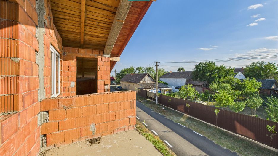 Imobil spațios la roșu pentru investiție - Vinga - Poză 2