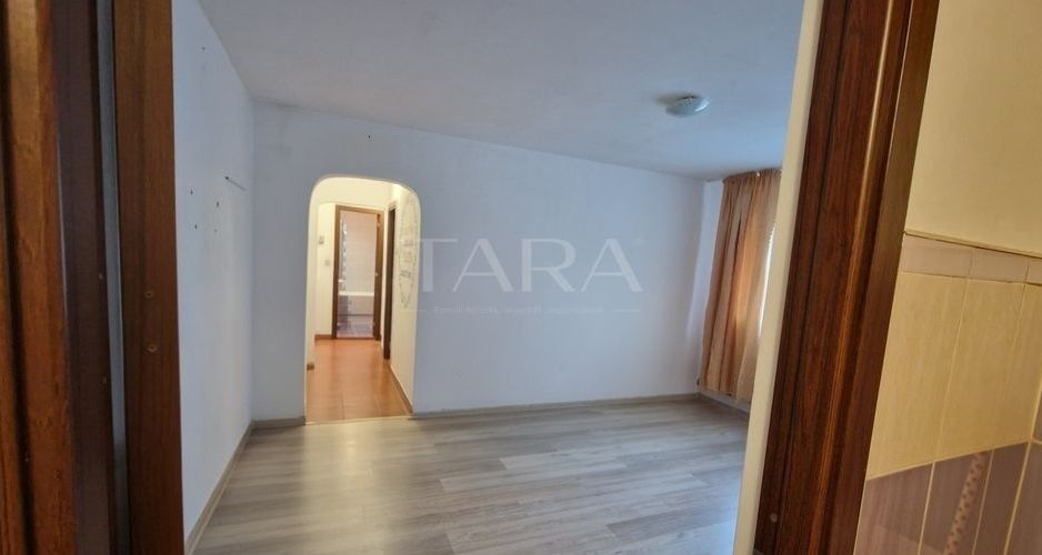 Apartament cu 3 camere, parter, zonă verde. Ideal familii. - Poză 1