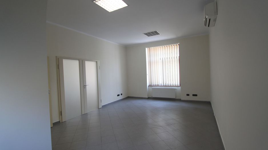 Birouri în vila - zona Balcescu - Poză 9