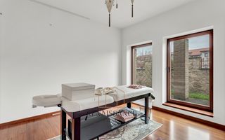 Timisoara Plopi Casa pe Parter cu Piscina | 8 Dormitoare 5 Bai | 3340m - Poză 12