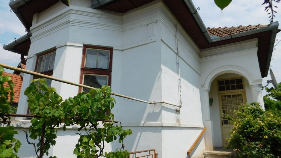 Casă cu arhitectură deosebită de vânzare, cu 800 mp teren, lângă Dedeman - Poză 4